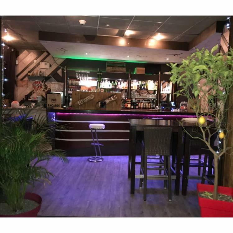 Hotel Du Commerce Semur-en-Auxois Εξωτερικό φωτογραφία