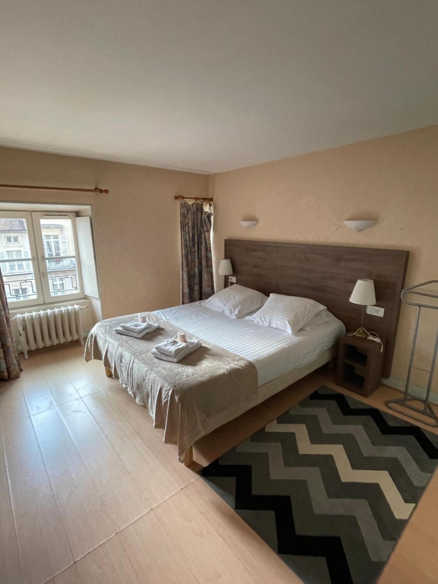 Hotel Du Commerce Semur-en-Auxois Εξωτερικό φωτογραφία